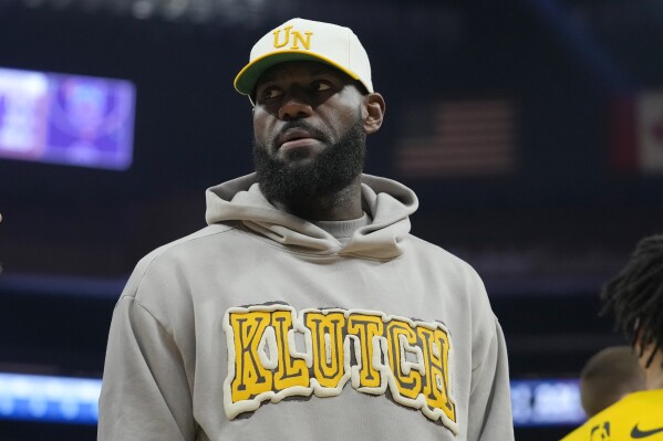 Lebron james outlet hat last night